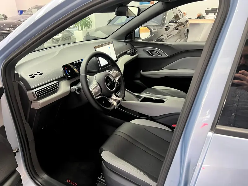 BYD Dolphin surf 2026 التصميم الداخلي